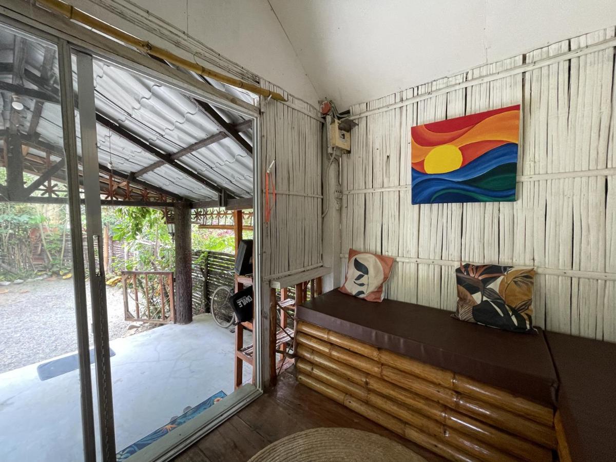 The Jungle Hut Bed & Breakfast บาแลร์ ภายนอก รูปภาพ